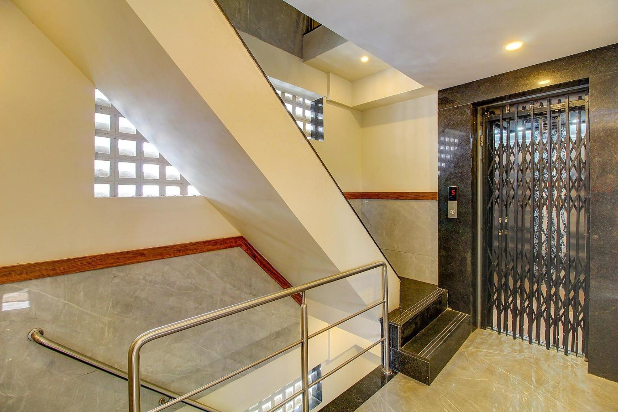 Fabhotel Peninsula - Nr Csmt Station Мумбаї Екстер'єр фото